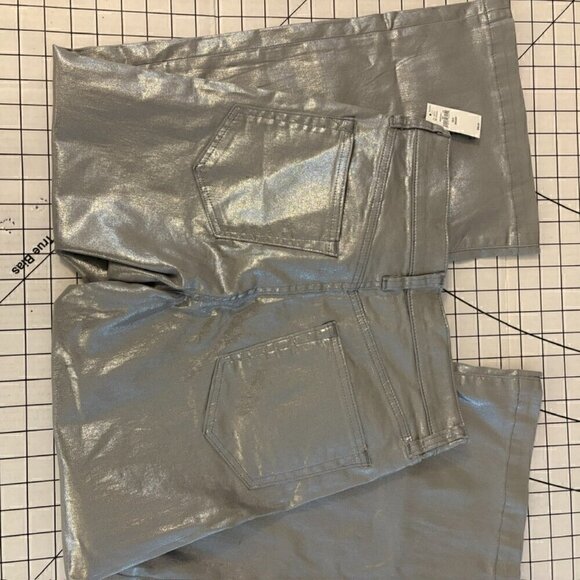 NWT Gap High Rise Shiny Silver Metallic '90s Straight Jeans - Size 26/2 - Short - Picture 10 of 11